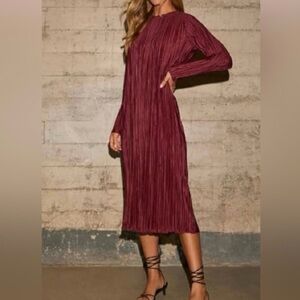 Vici Burgundy Pleated midi dress
